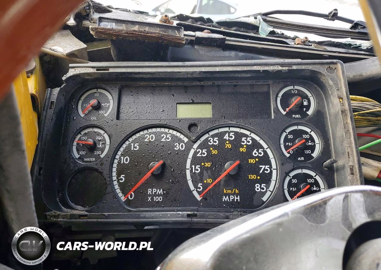 2005 Freightliner Columbia 120 Semi Truck VIN:1FUJA6CK55LN98084 - 8