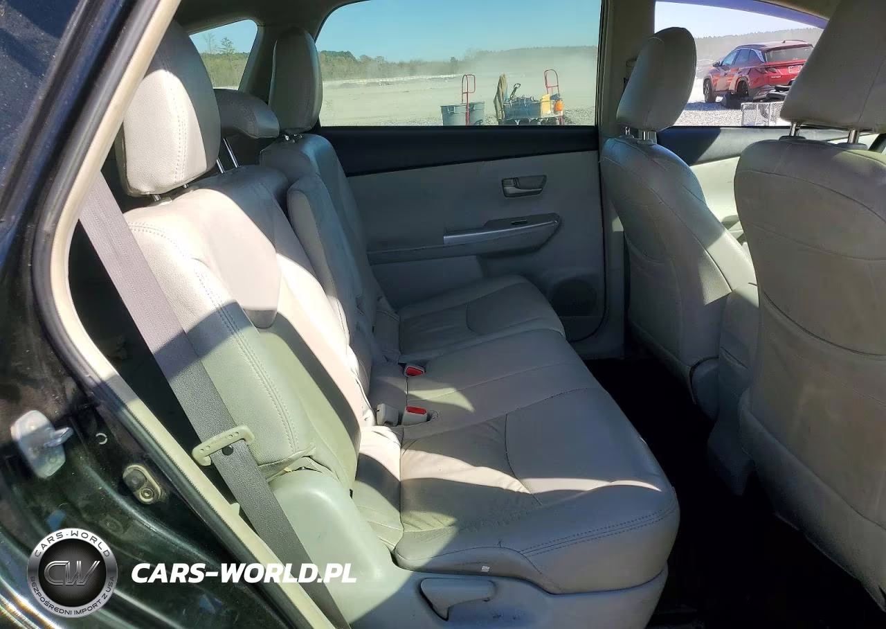 2013 Toyota Prius V Two VIN:JTDZN3EU8D3228628 - 10