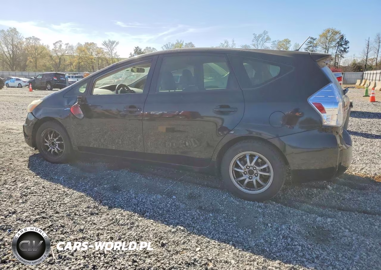 2013 Toyota Prius V Two VIN:JTDZN3EU8D3228628 - 2