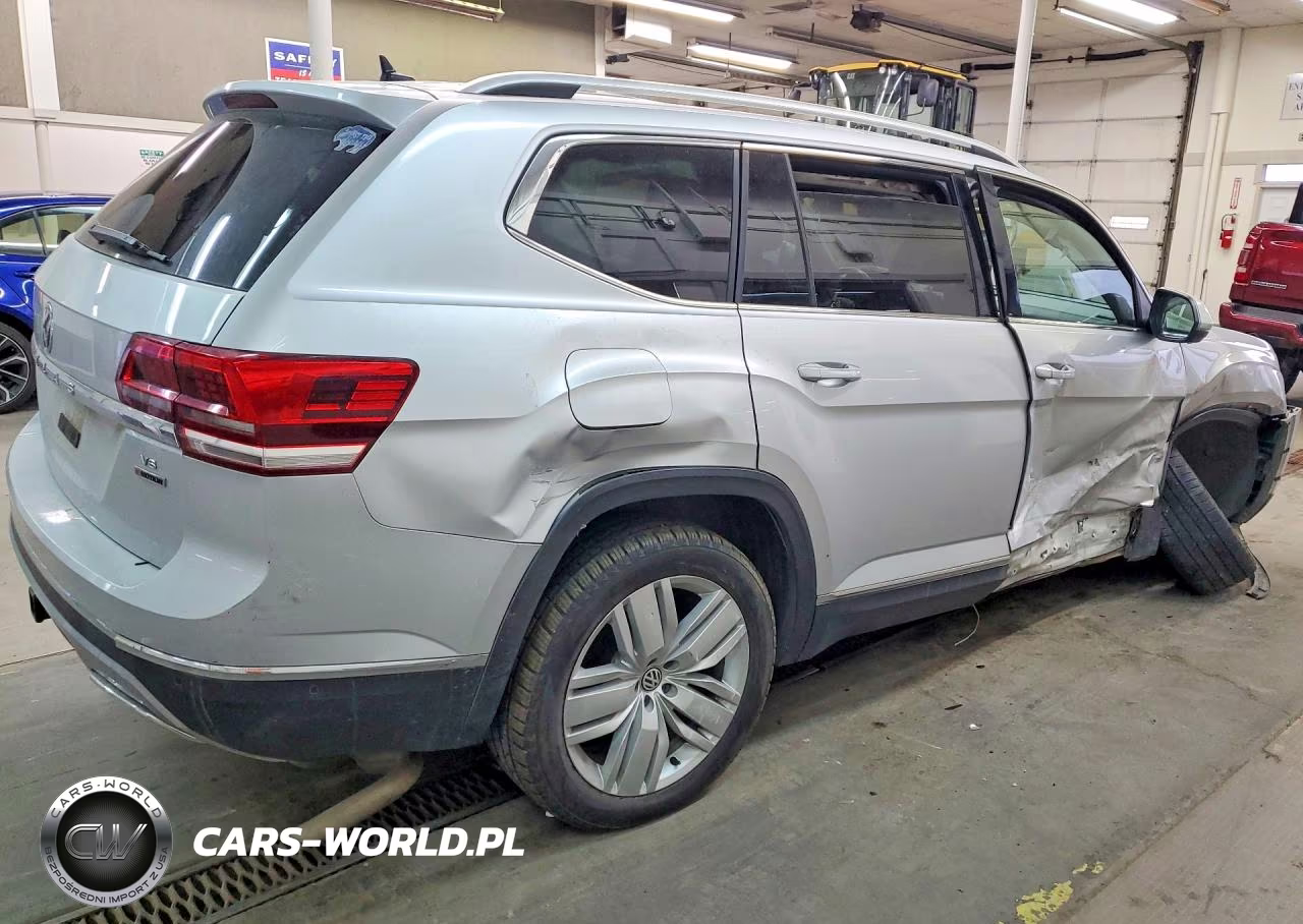 2018 Volkswagen Atlas Sel Premium VIN:1V2NR2CA2JC540010 - 3