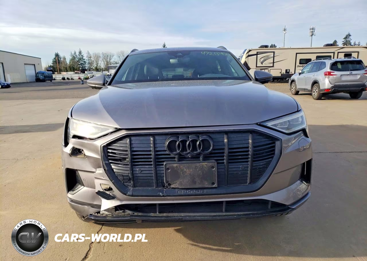 2022 Audi E-Tron Premium Plus VIN:WA1LAAGE2NB014103 - 5