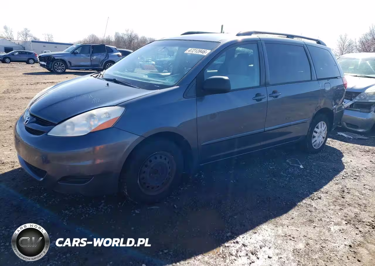 2009 Toyota Sienna Le 8-Passenger