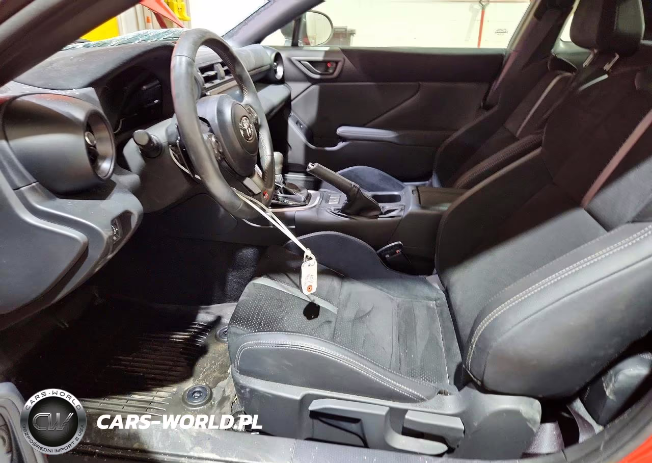 2024 Toyota Gr86 Premium VIN:JF1ZNBE12R8751319 - 7