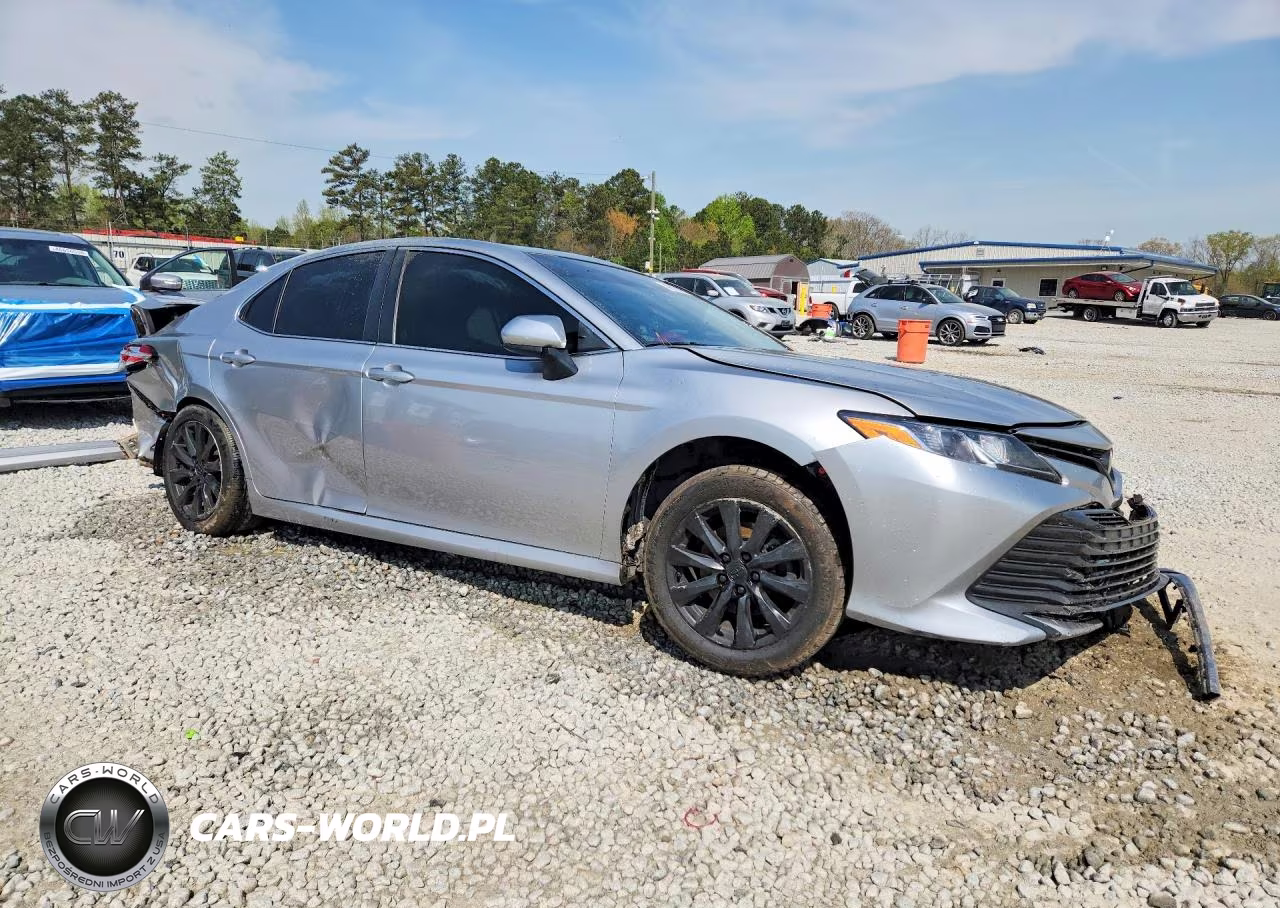 2020 Toyota Camry Le VIN:4T1C11AK2LU925226 - 4
