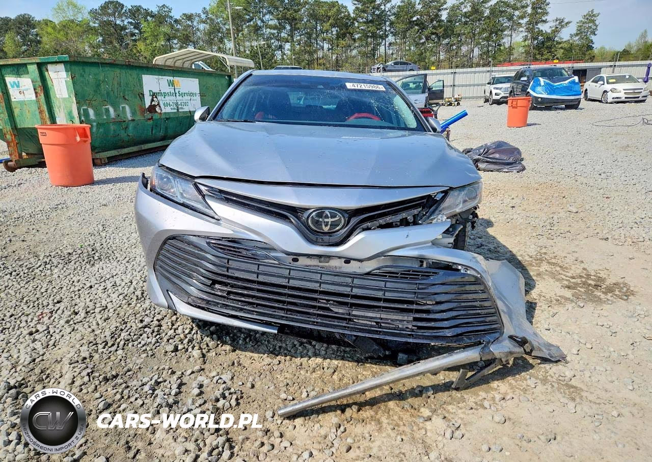 2020 Toyota Camry Le VIN:4T1C11AK2LU925226 - 5