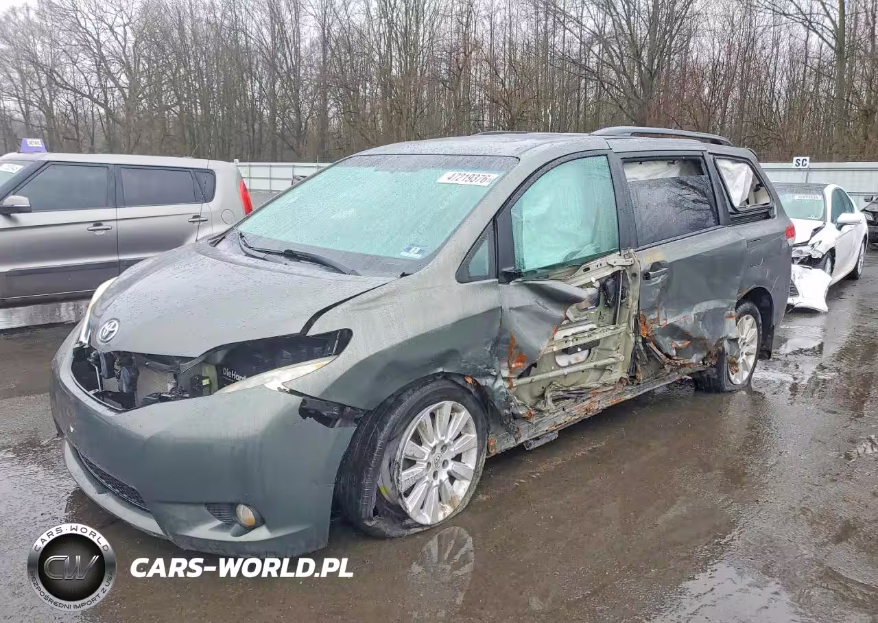 2012 Toyota Sienna