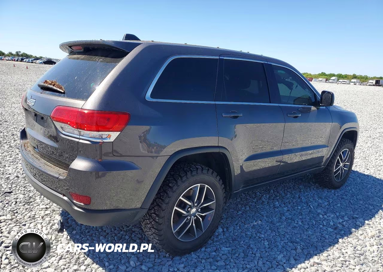 2018 Jeep Grand Cherokee Laredo VIN:1C4RJFAG4JC356454 - 3