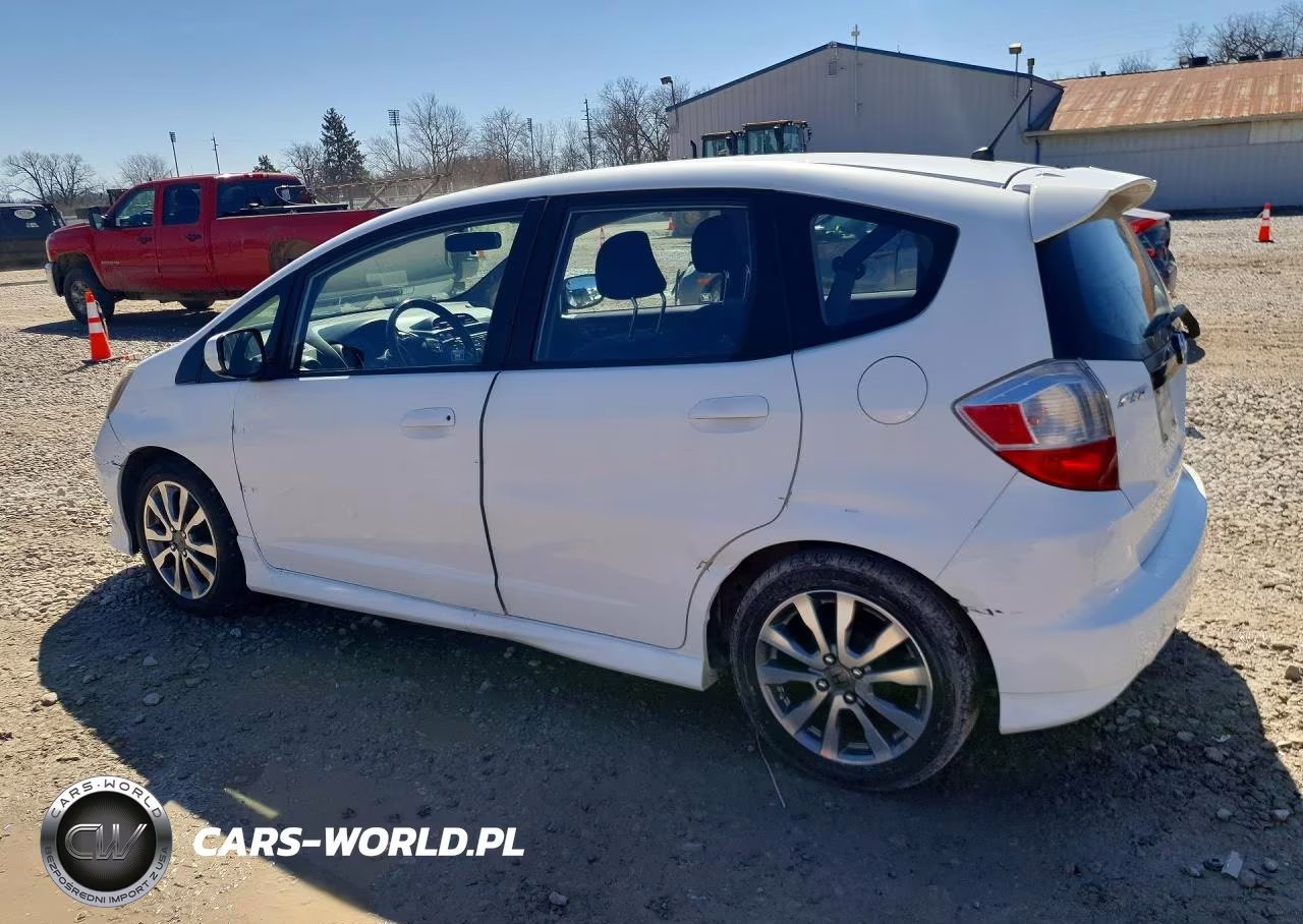 2013 Honda Fit Sport VIN:JHMGE8H58DC074087 - 2