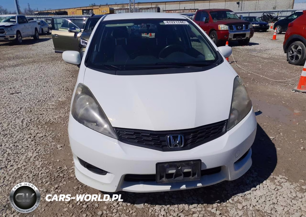 2013 Honda Fit Sport VIN:JHMGE8H58DC074087 - 5