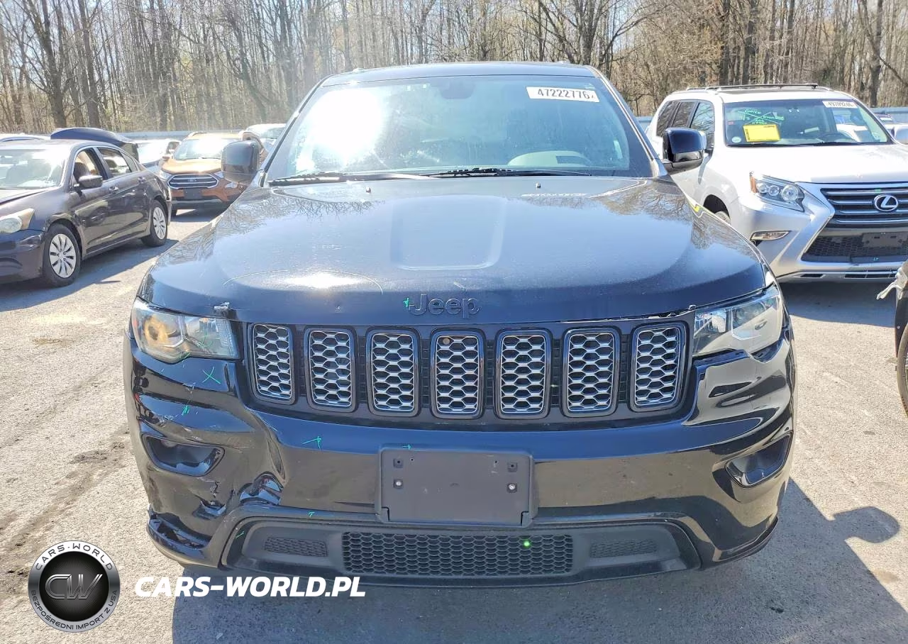 2018 Jeep Grand Cherokee Laredo VIN:1C4RJFAG9JC214312 - 5
