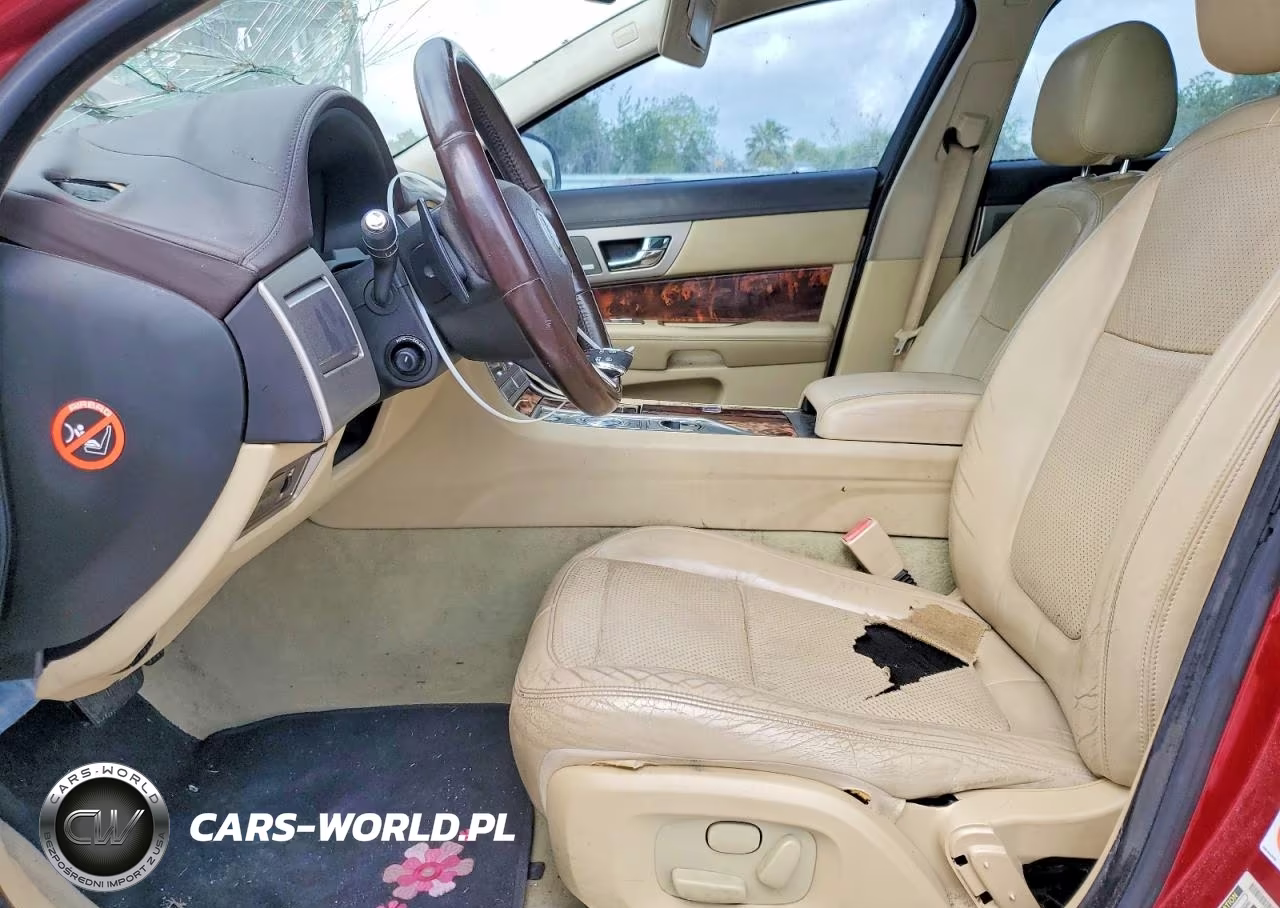 JAGUAR XF VIN:SAJWA06B59HR05611 - 7