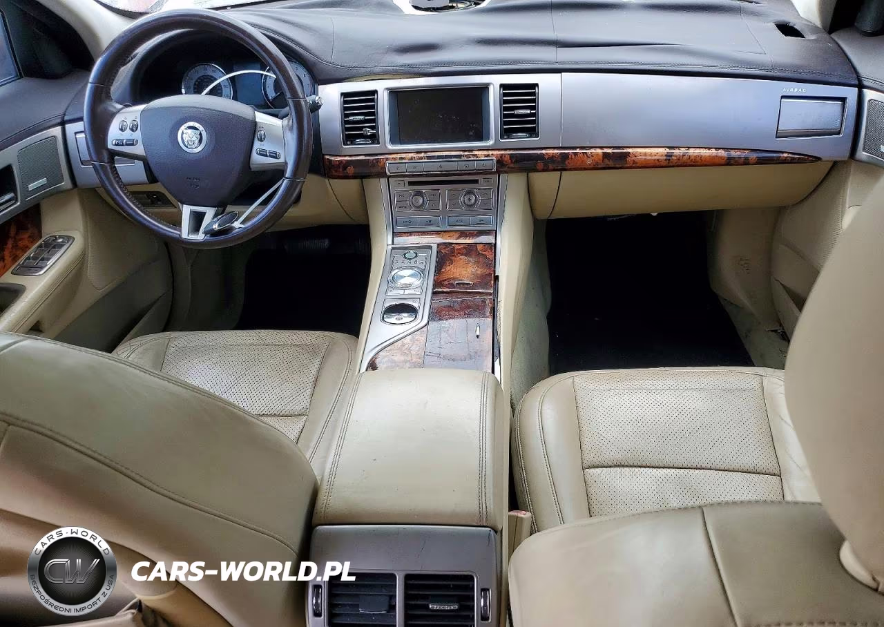 JAGUAR XF VIN:SAJWA06B59HR05611 - 8