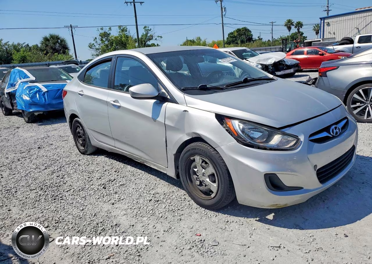 2013 Hyundai Accent Gls VIN:KMHCT4AE2DU394617 - 4