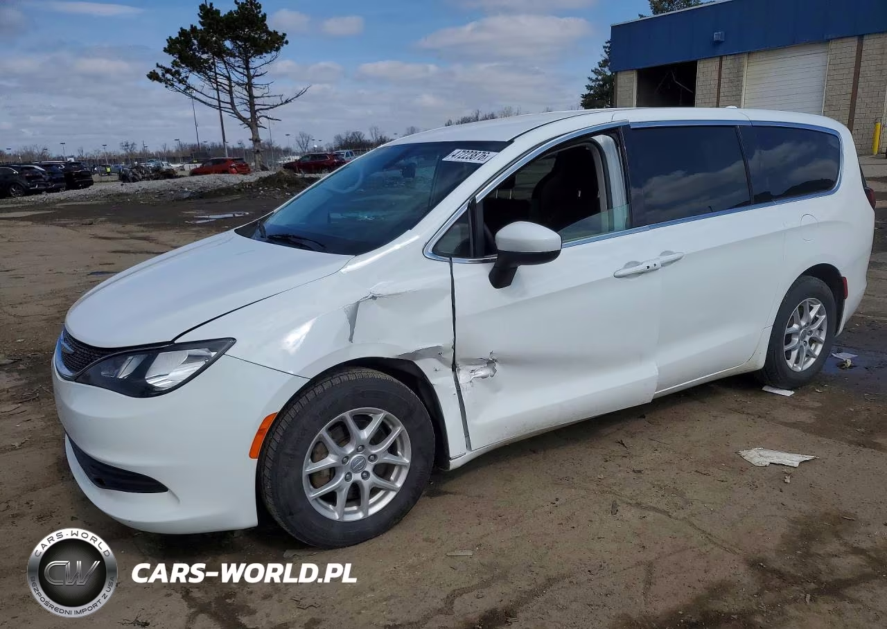 2020 Chrysler Voyager Lx