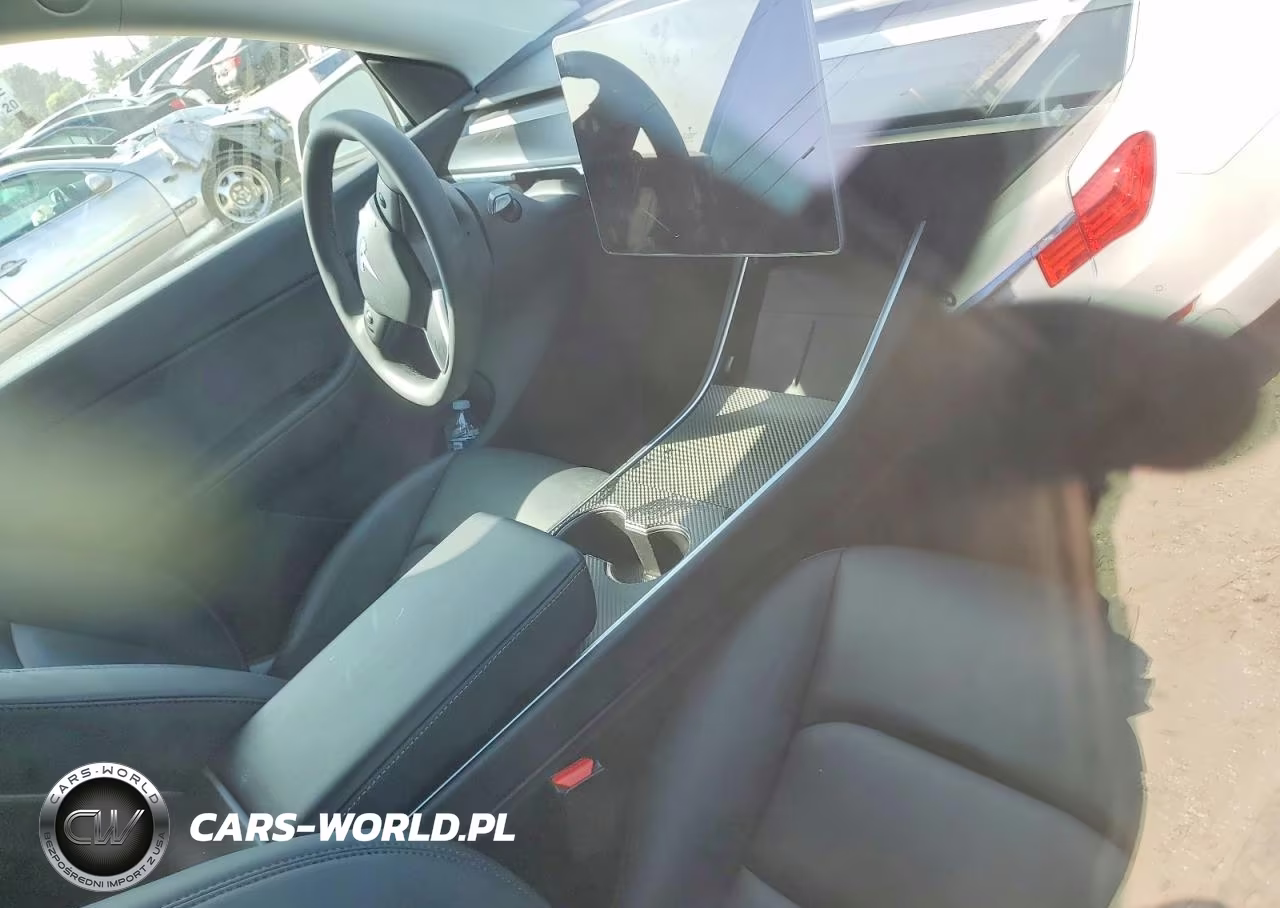 2020 Tesla Model Y VIN:5YJYGDEF9LF019316 - 8