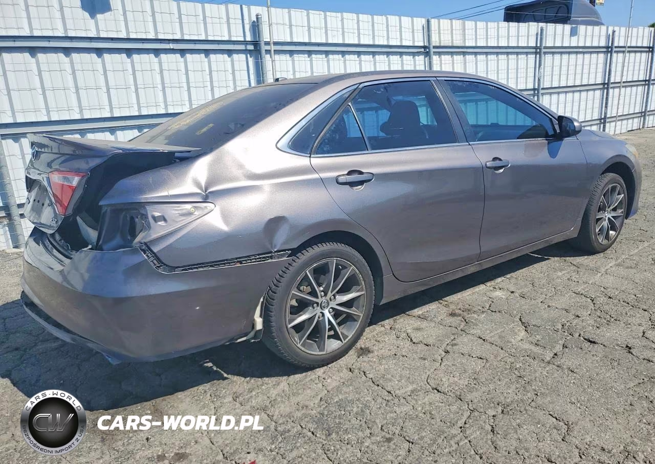 2016 Toyota Camry Xse VIN:4T1BF1FK2GU244138 - 3
