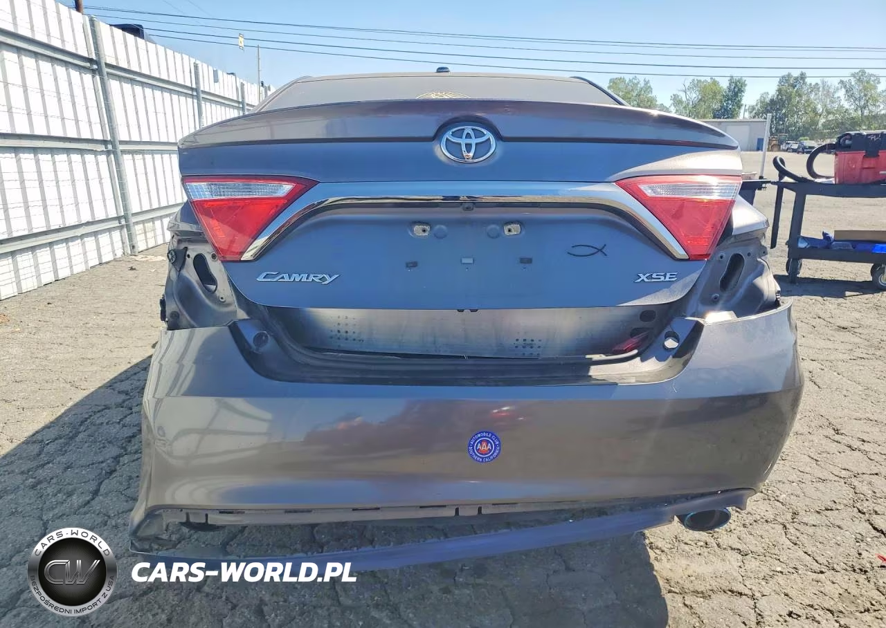 2016 Toyota Camry Xse VIN:4T1BF1FK2GU244138 - 6