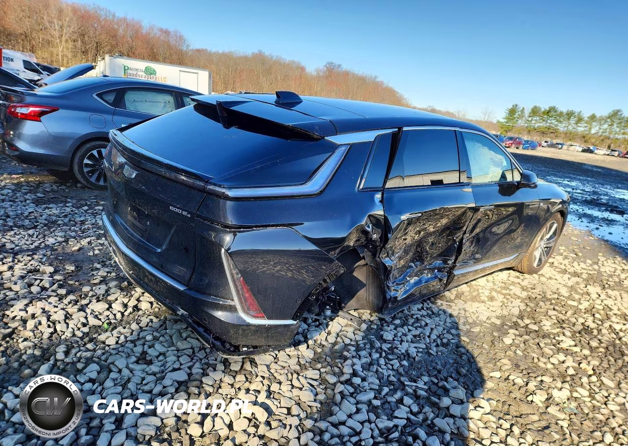 2025 Cadillac Lyriq Luxury VIN:1GYKPNRL0SZ313184 - 3
