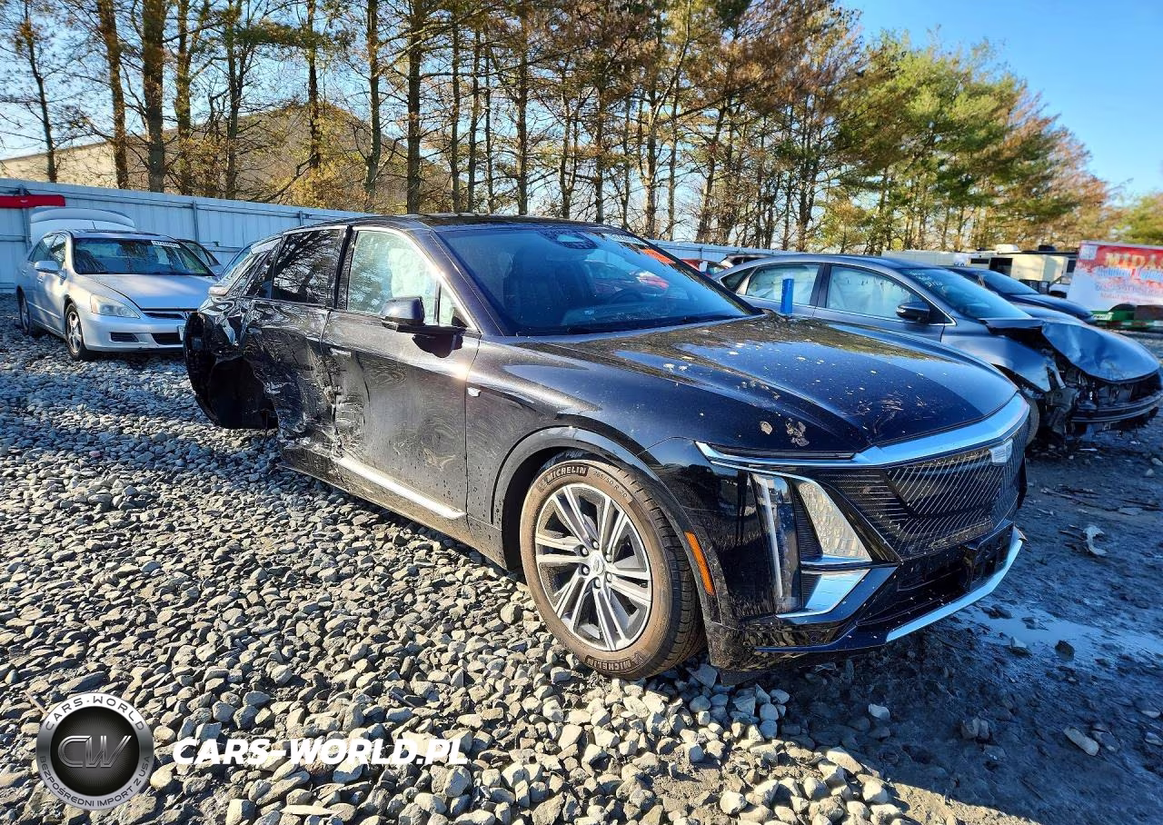 2025 Cadillac Lyriq Luxury VIN:1GYKPNRL0SZ313184 - 4