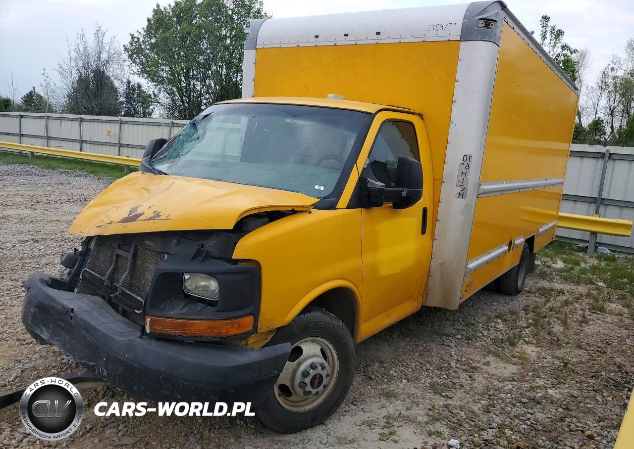 2014 GMC Savana Box Truck