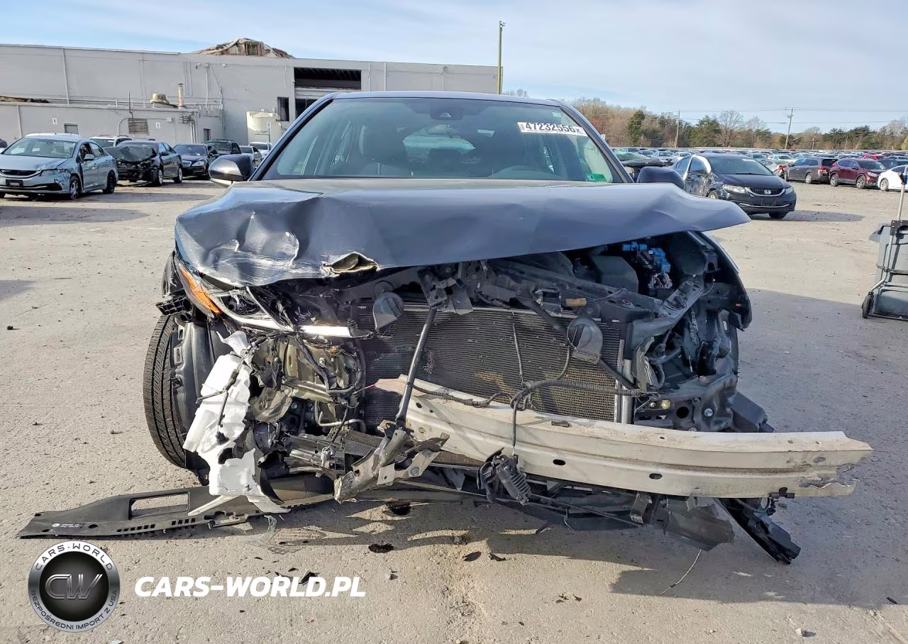 2022 Toyota Camry Hybrid Le VIN:4T1C31AK6NU580876 - 5