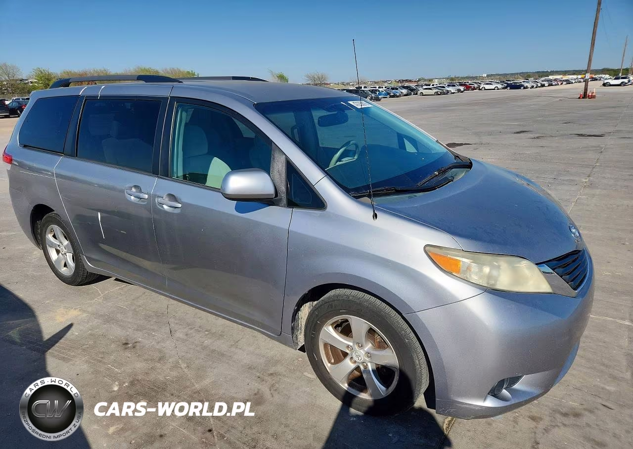 2012 Toyota Sienna Le 8-Passenger VIN:5TDKK3DC8CS264254 - 4