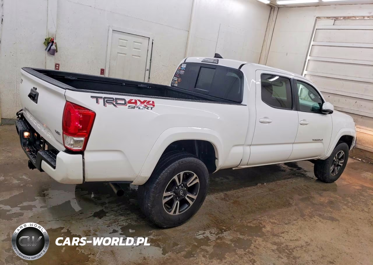 2017 Toyota Tacoma Sr5 V6 VIN:5TFDZ5BN6HX016672 - 3