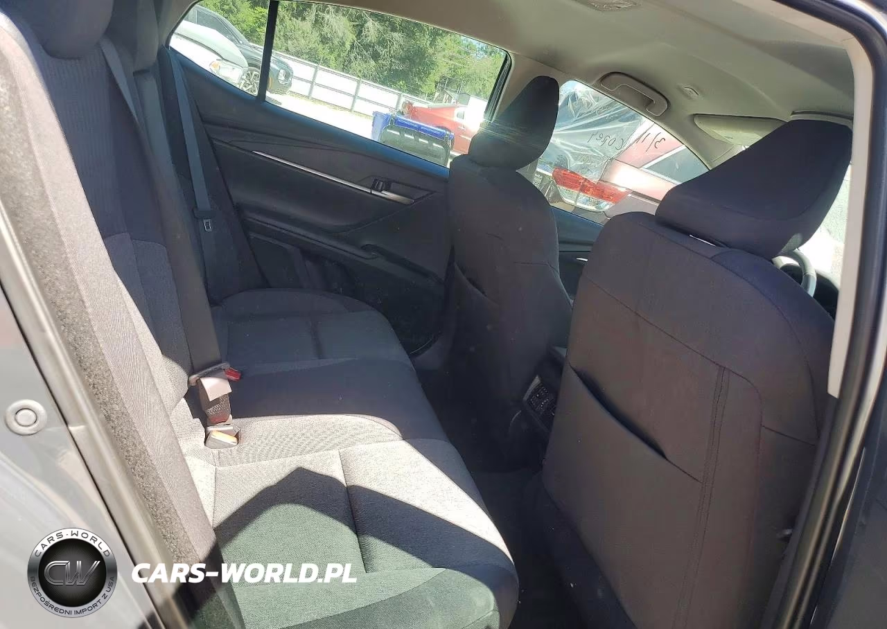 2025 Toyota Camry Le VIN:4T1DAACK5SU528528 - 10