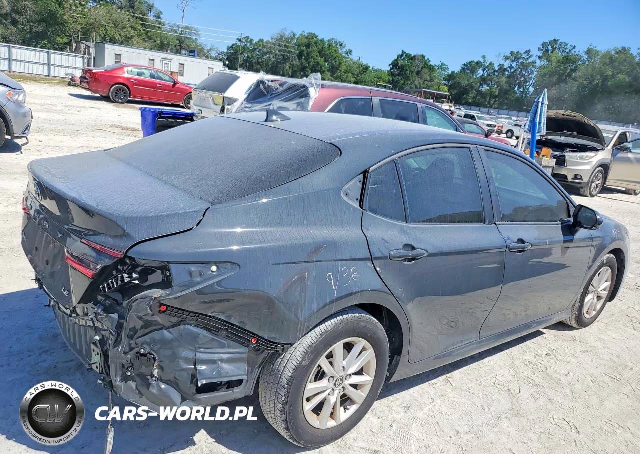 2025 Toyota Camry Le VIN:4T1DAACK5SU528528 - 3