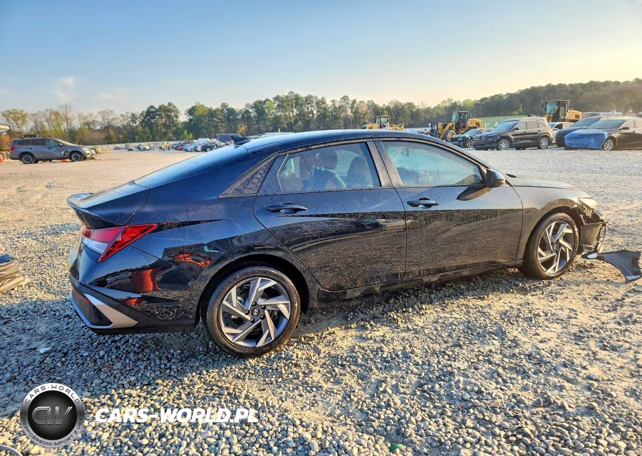 2025 Hyundai Elantra Sel Sport VIN:KMHLM4DGXSU055045 - 3