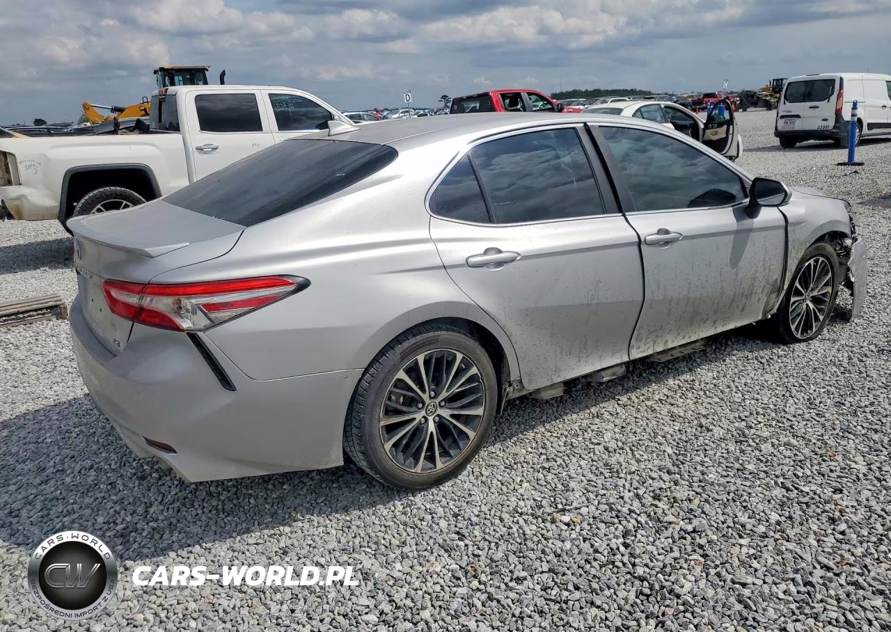 2018 Toyota Camry Se VIN:4T1B11HK5JU523263 - 3