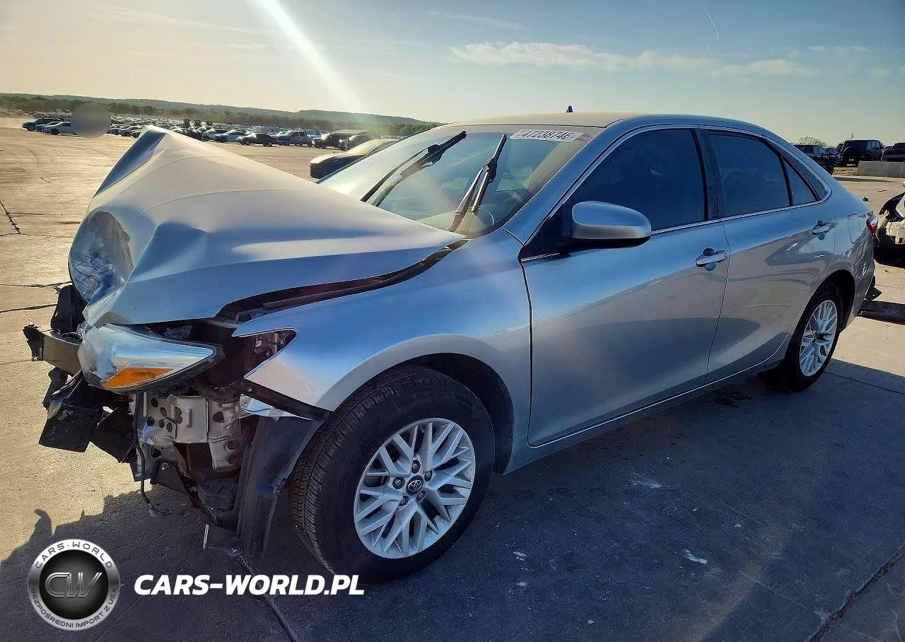2016 Toyota Camry Le – zdjęcie 1 z 13
