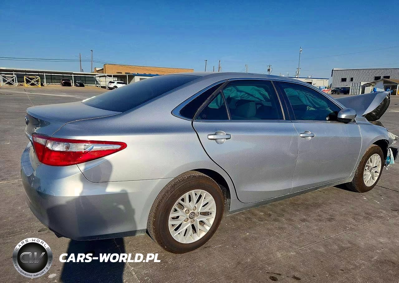 2016 Toyota Camry Le VIN:4T1BF1FK7GU243549 - 3