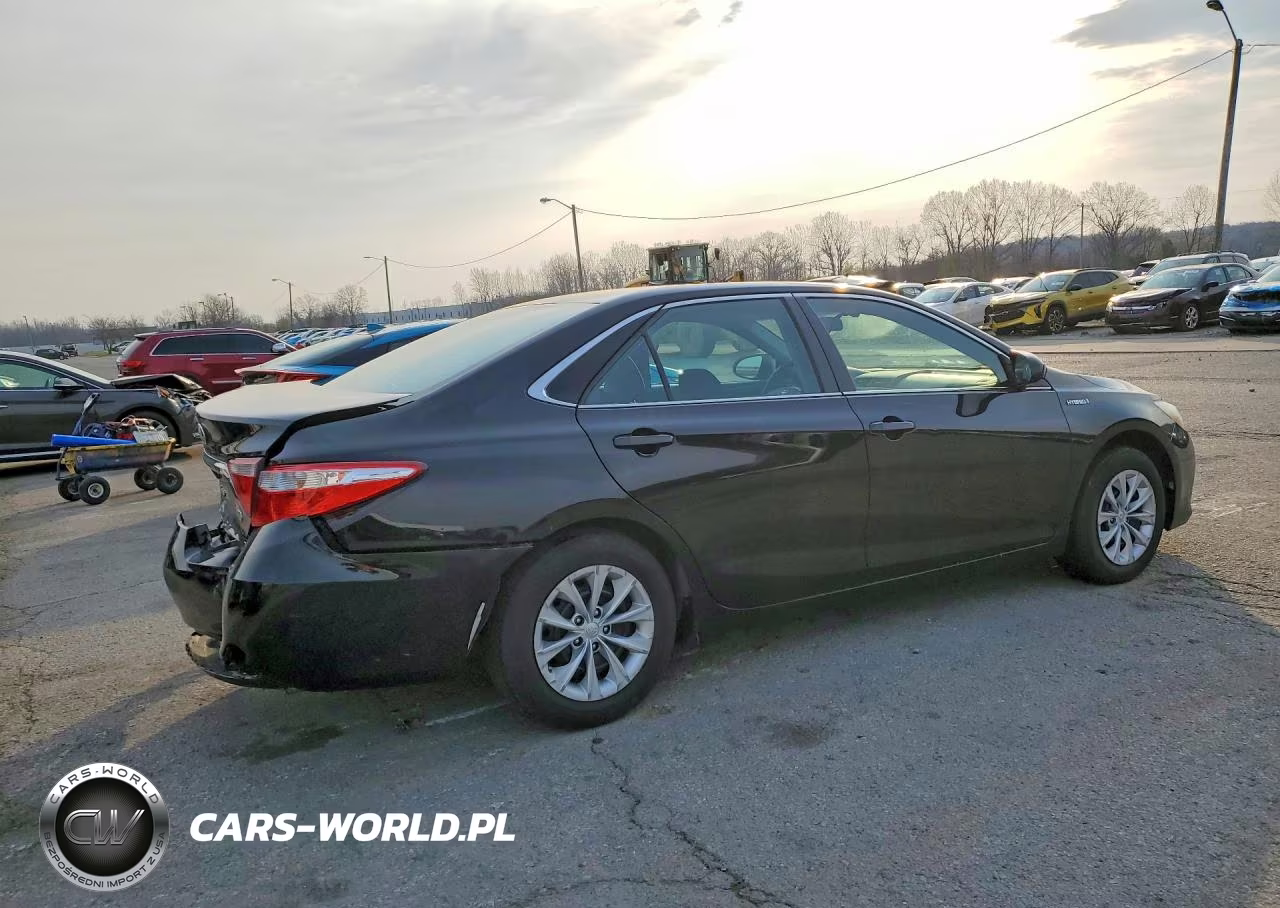 2016 Toyota Camry Hybrid Le VIN:4T1BD1FK1GU190479 - 3