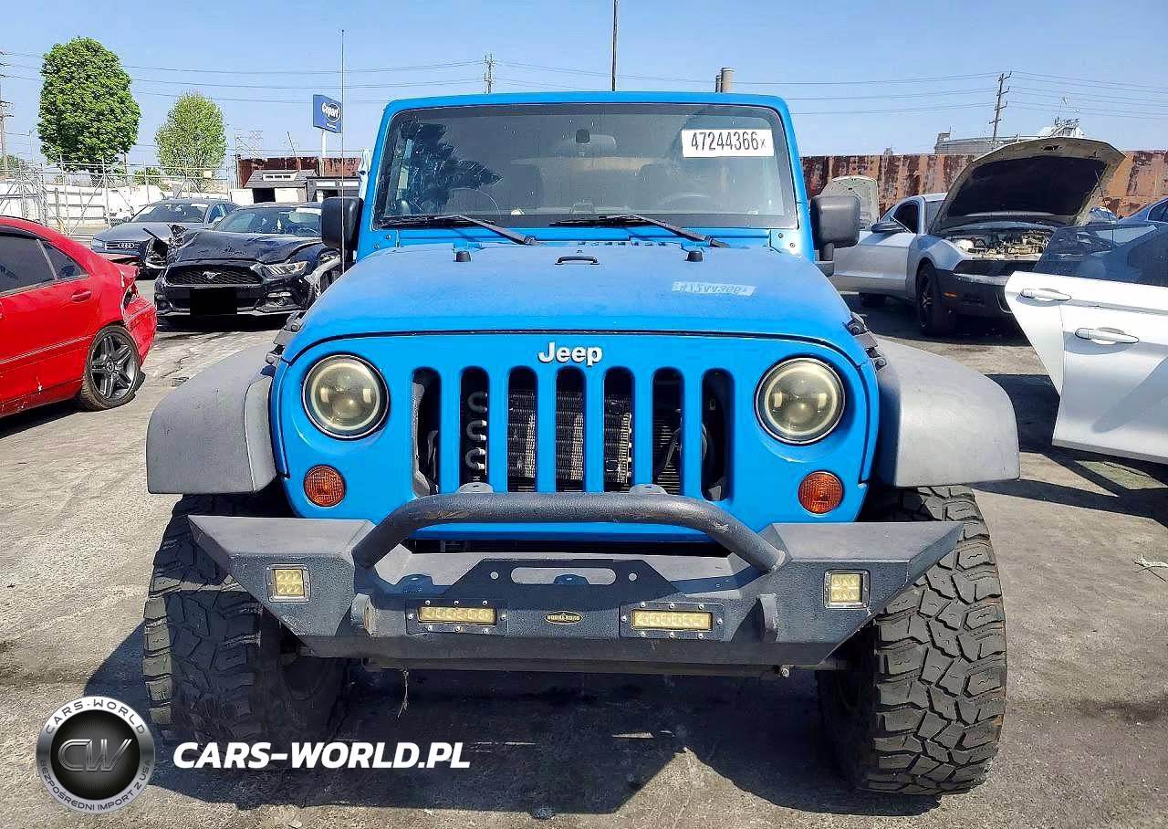 2012 Jeep Wrangler Unlimited Sport VIN:1C4BJWDGXCL138776 - 5