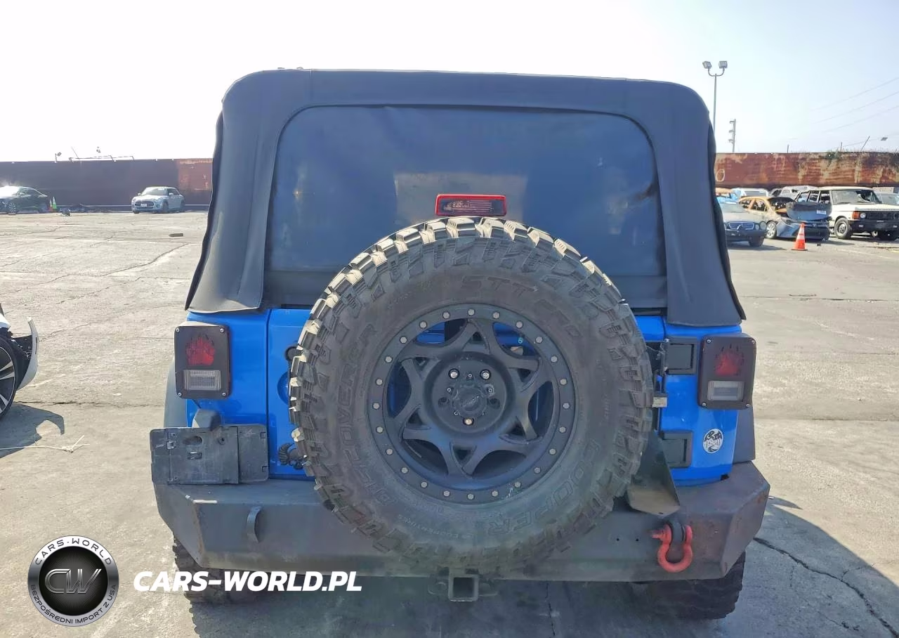 2012 Jeep Wrangler Unlimited Sport VIN:1C4BJWDGXCL138776 - 6