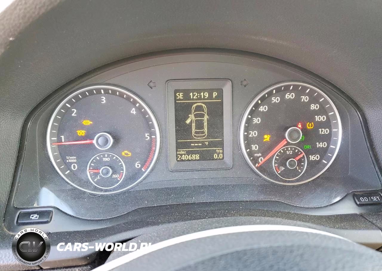 2009 Volkswagen Jetta VIN:3VWAL7AJ7AM028918 - 9