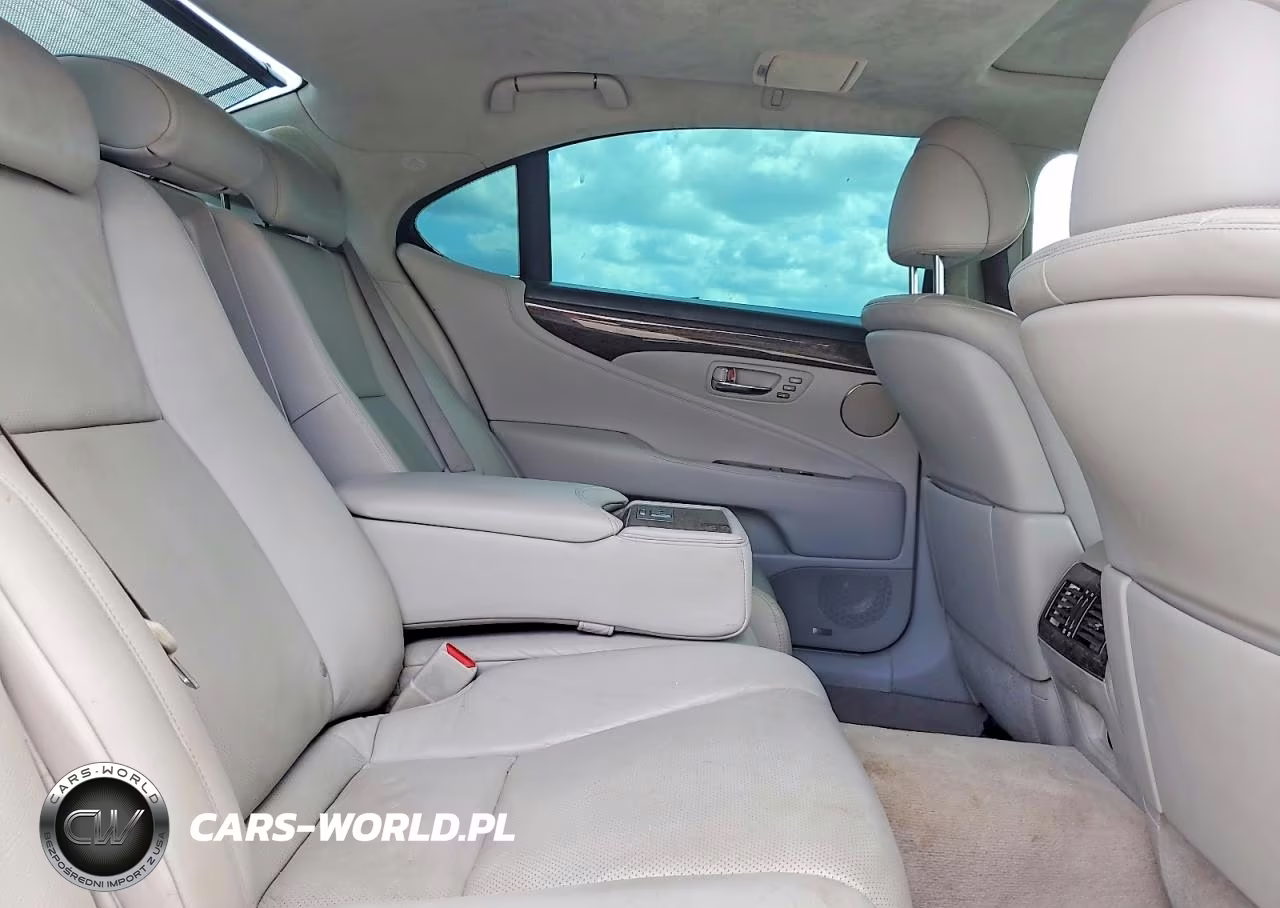 2007 Lexus Is 460 VIN:JTHGL46F375012079 - 10