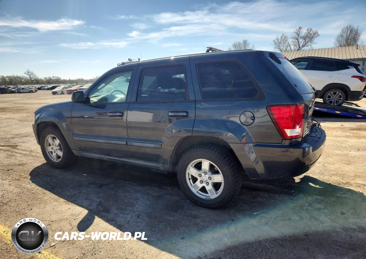 2007 Jeep Grand Cherokee Laredo VIN:1J8GR48K17C674385 - 2