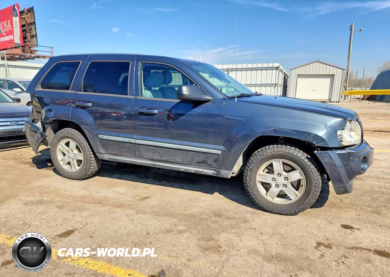 2007 Jeep Grand Cherokee Laredo VIN:1J8GR48K17C674385 - 4