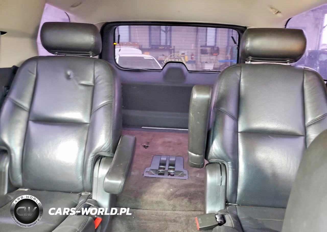 2010 Cadillac Escalade Premium VIN:1GYUCCEF6AR291568 - 10