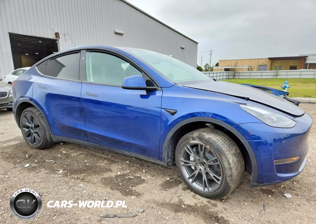 2024 Tesla Model Y VIN:7SAYGDED1RA333405 - 4
