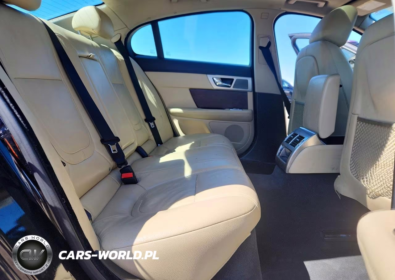 2012 Jaguar Xf VIN:SAJWA0FB3CLS25159 - 10