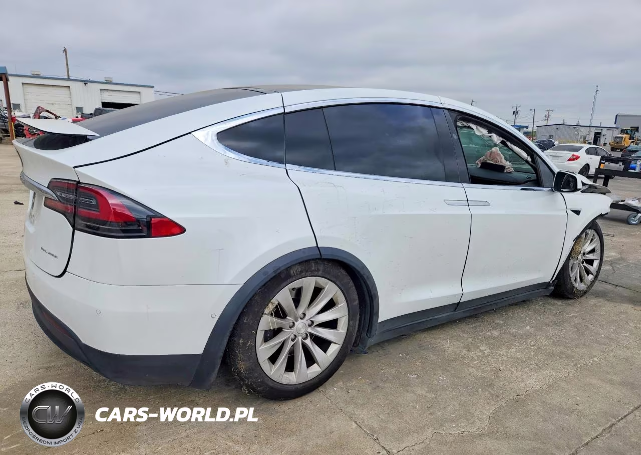 2020 Tesla Model X VIN:5YJXCAE29LF281601 - 3