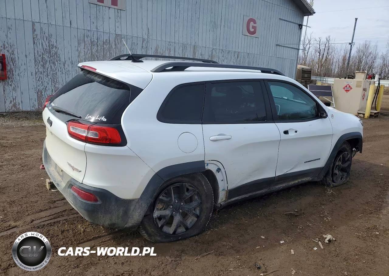 2015 Jeep Cherokee Trailhawk VIN:1C4PJMBS1FW625840 - 3