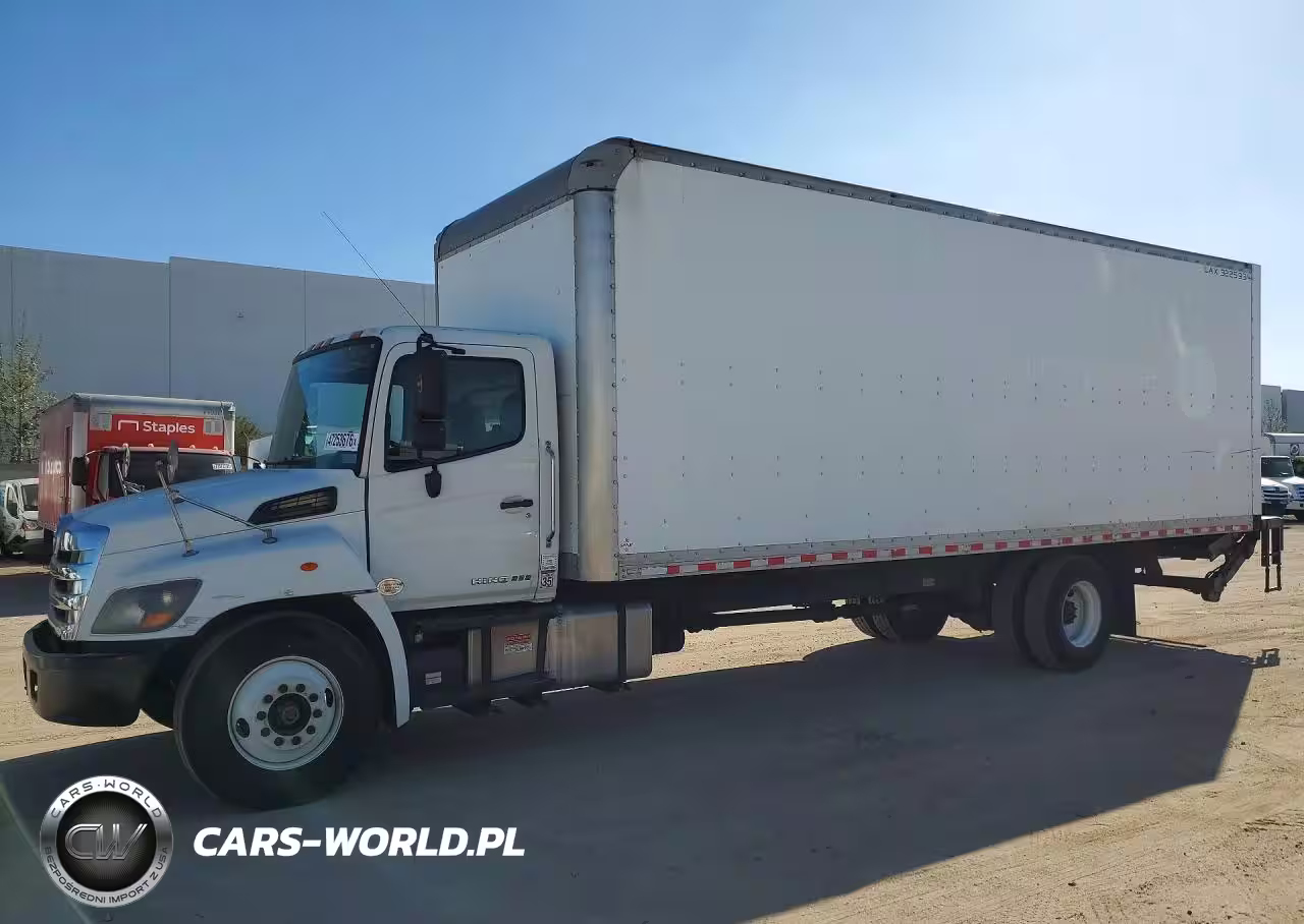 2019 Hino 338 Box Truck