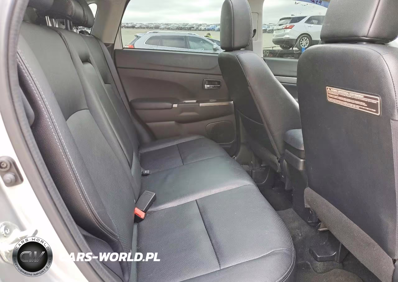 2018 Mitsubishi Outlander Sport Sel VIN:JA4AP4AW7JZ026533 - 11