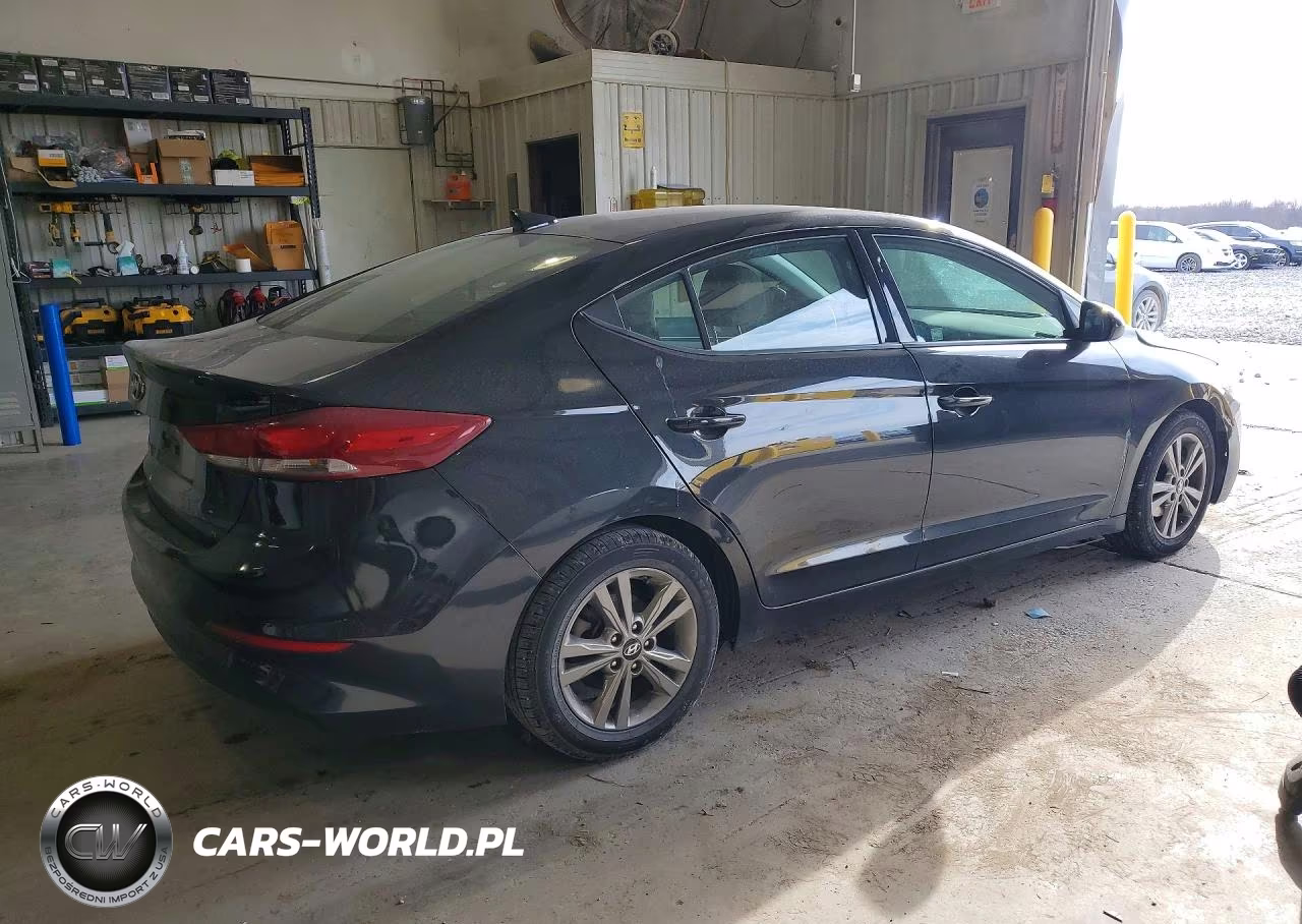2018 Hyundai Elantra Sel VIN:5NPD84LF2JH254945 - 3