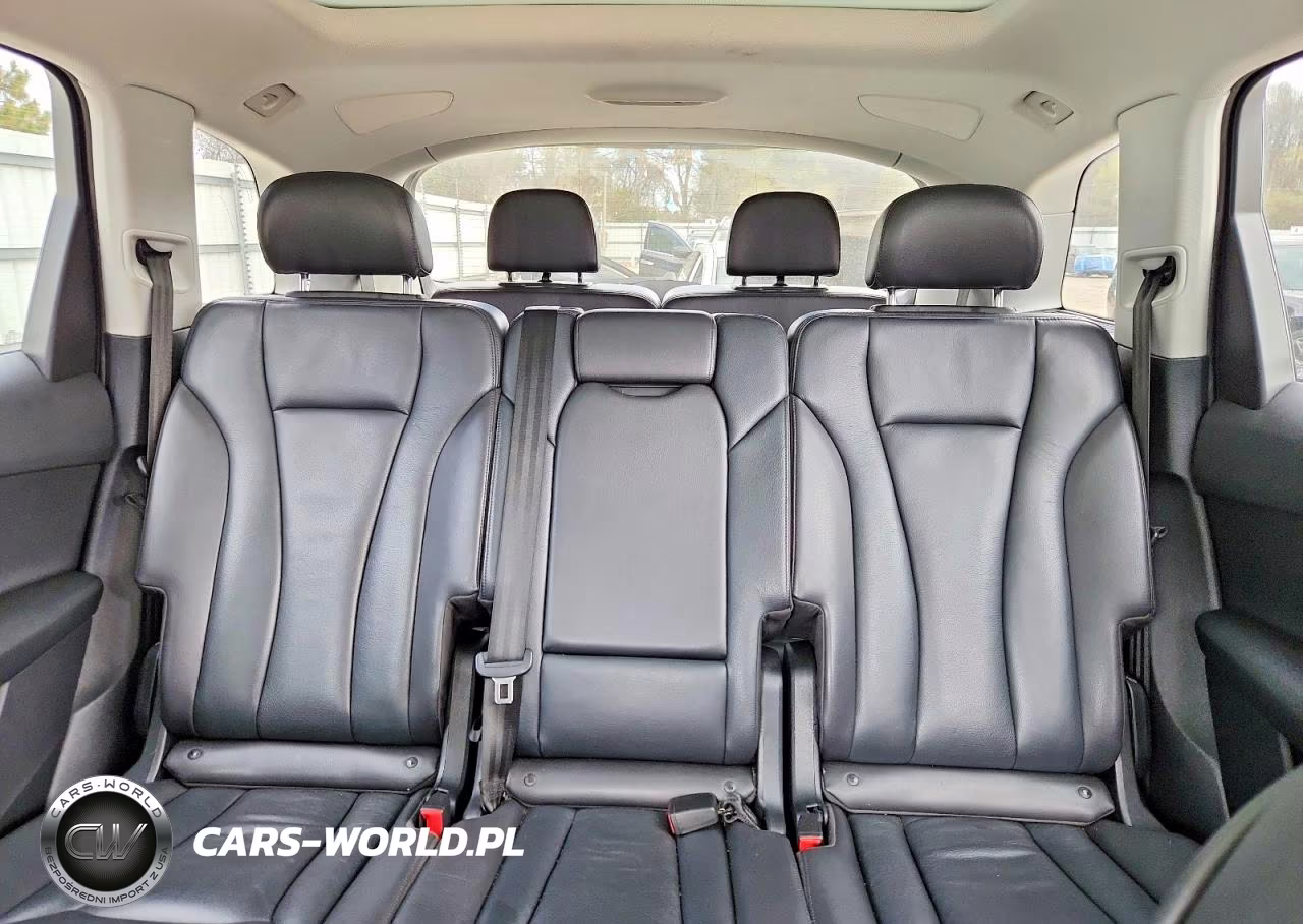 2018 Audi Q7 Premium Plus VIN:WA1LAAF77JD038303 - 10