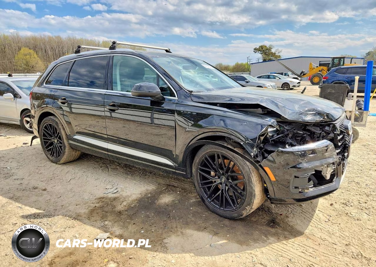 2018 Audi Q7 Premium Plus VIN:WA1LAAF77JD038303 - 4